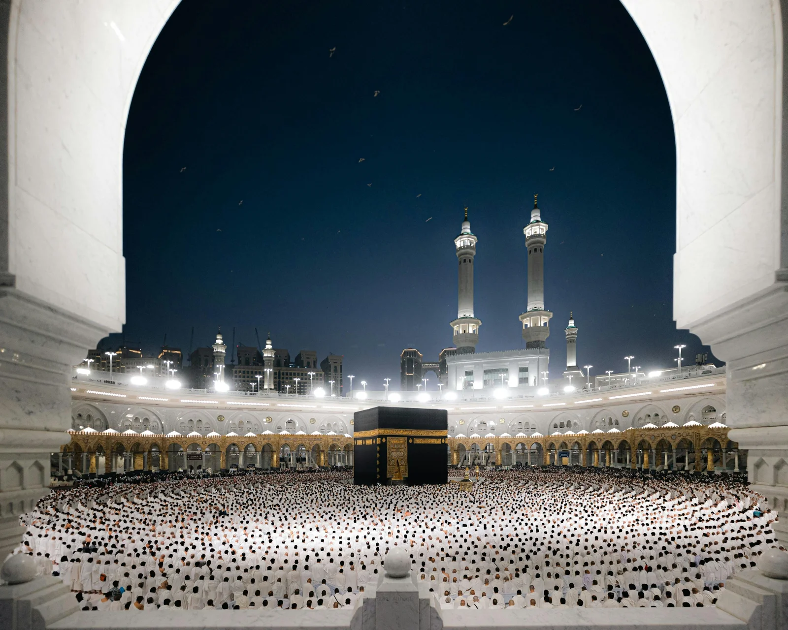Risiko Memilih Travel Umrah Tidak Resmi dan Cara Menghindarinya | Alfida Tour & Travel - Paket Umrah, Haji & Wisata Muslim Terpercaya